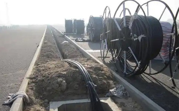 现代通信网络建设指南:凉州光缆施工全流程技术解析与质量控制 现代通信网络建设指南:凉州光缆施工全流程技术解析与质量控制